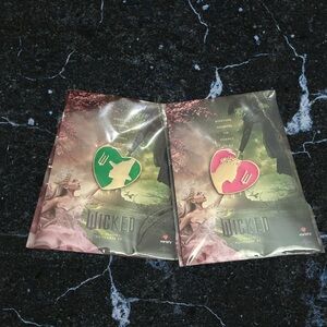✨ Wicked Movie Collectible Pins – Elphaba & Glinda Set ✨